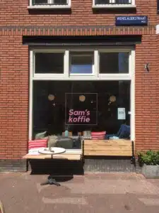 gevelbank sams koffie amsterdam