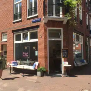 gevelbank sams koffie amsterdam